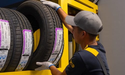 صيانة السيارات تغيير زيت السيارة