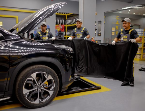 صيانة السيارات تغيير الزيت